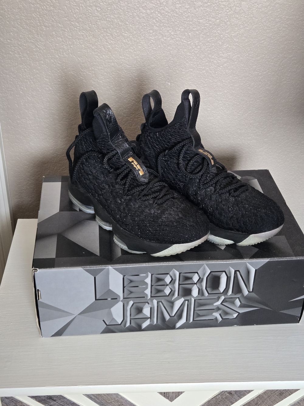 MAKE OFFER Nike LeBron 15 Sneakers
